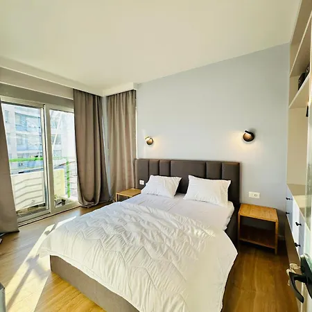 Lovely Near The Center Apartment *