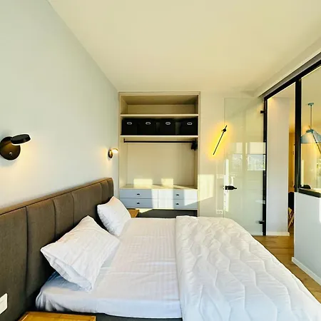 Apartment Lovely Near The Center